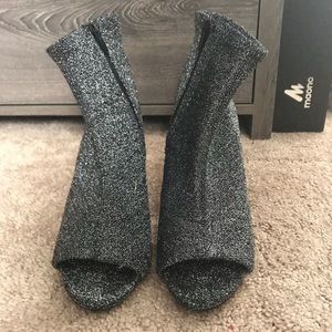 Steve Madden Peep Toe/Heel Booties